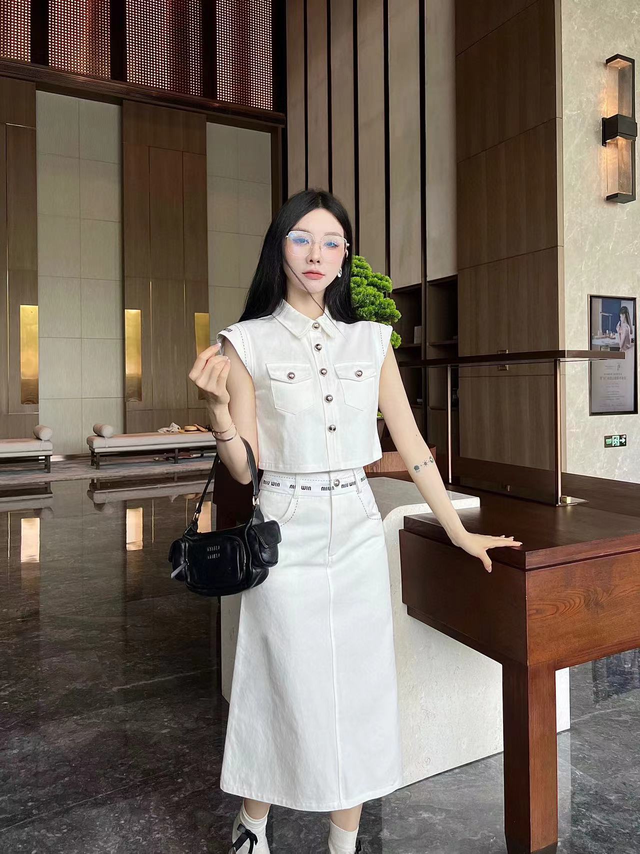 M1UM1U 高級デニムベスト+スカート2点セット【 50％割引+送料無料】