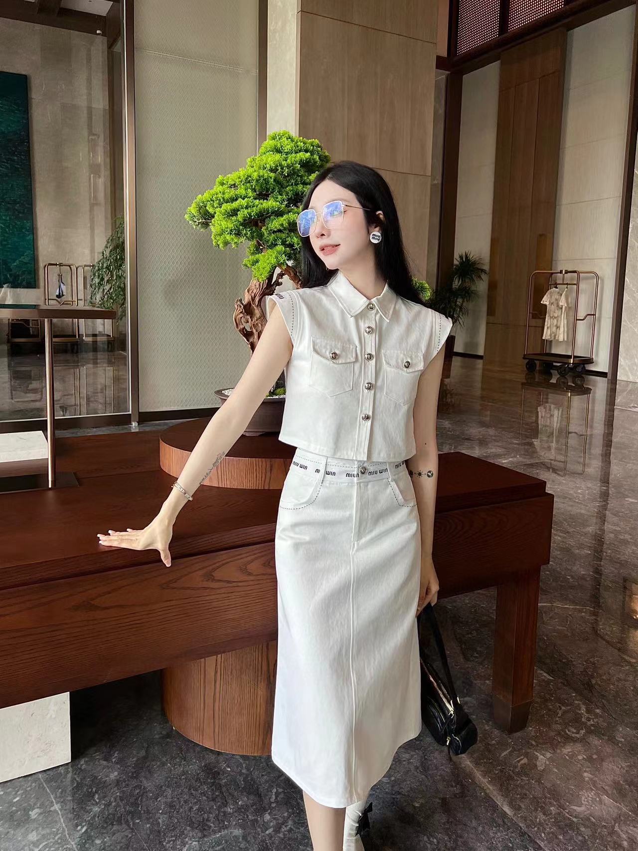 M1UM1U 高級デニムベスト+スカート2点セット【 50％割引+送料無料】