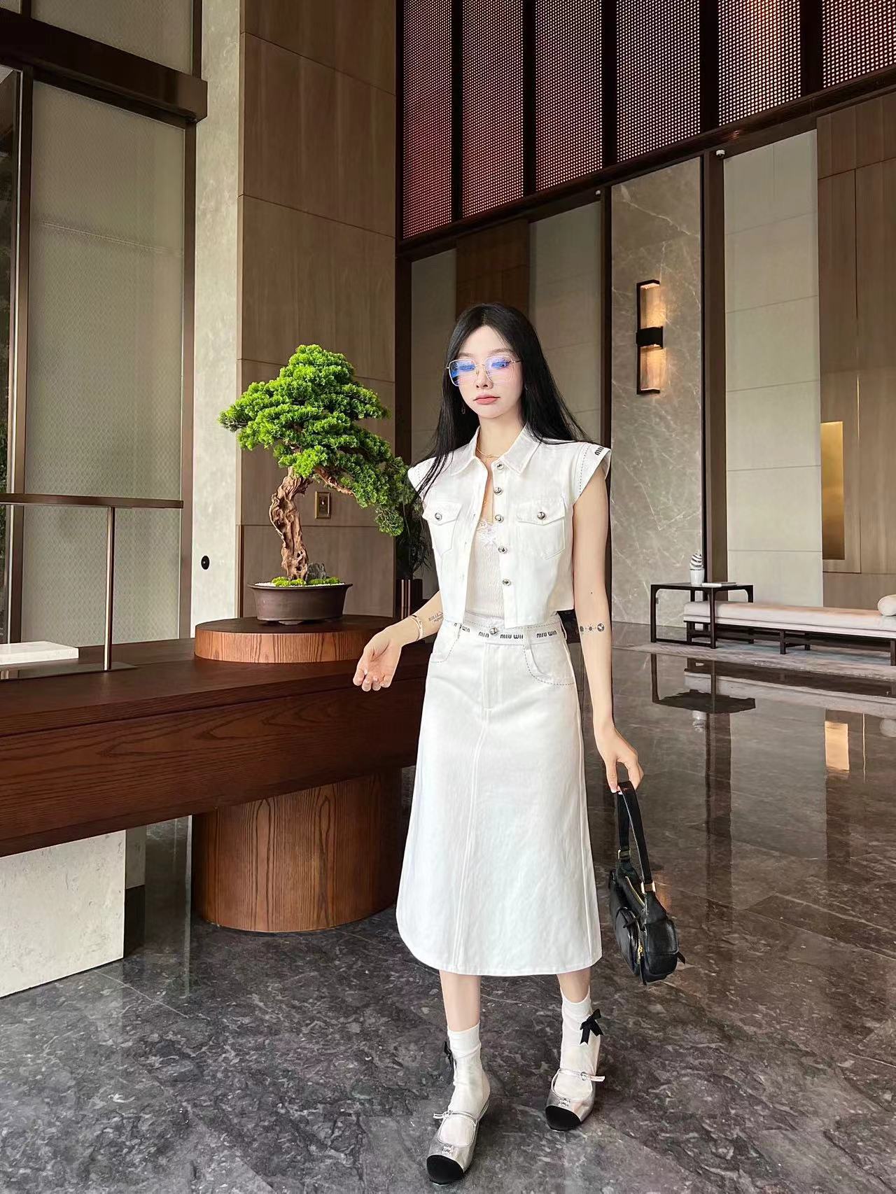 M1UM1U 高級デニムベスト+スカート2点セット【 50％割引+送料無料】