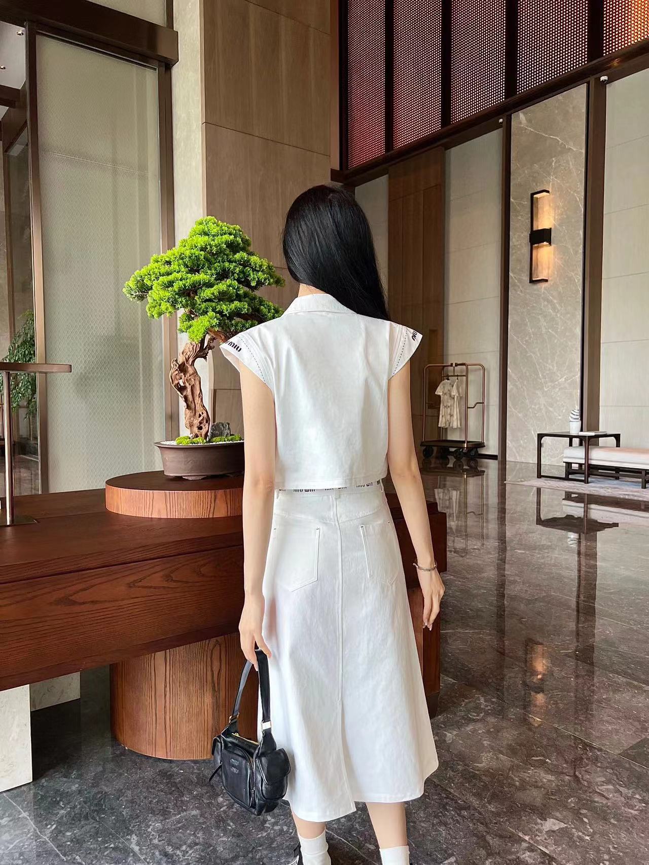 M1UM1U 高級デニムベスト+スカート2点セット【 50％割引+送料無料】