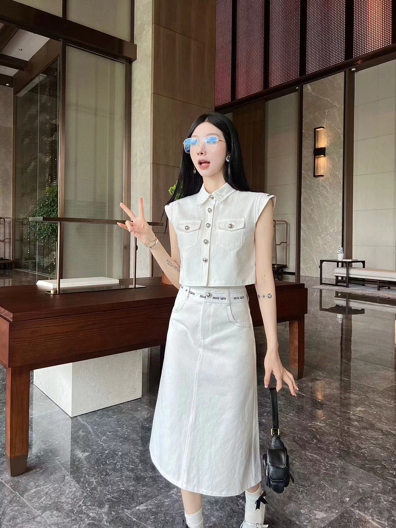 M1UM1U 高級デニムベスト+スカート2点セット【 50％割引+送料無料】