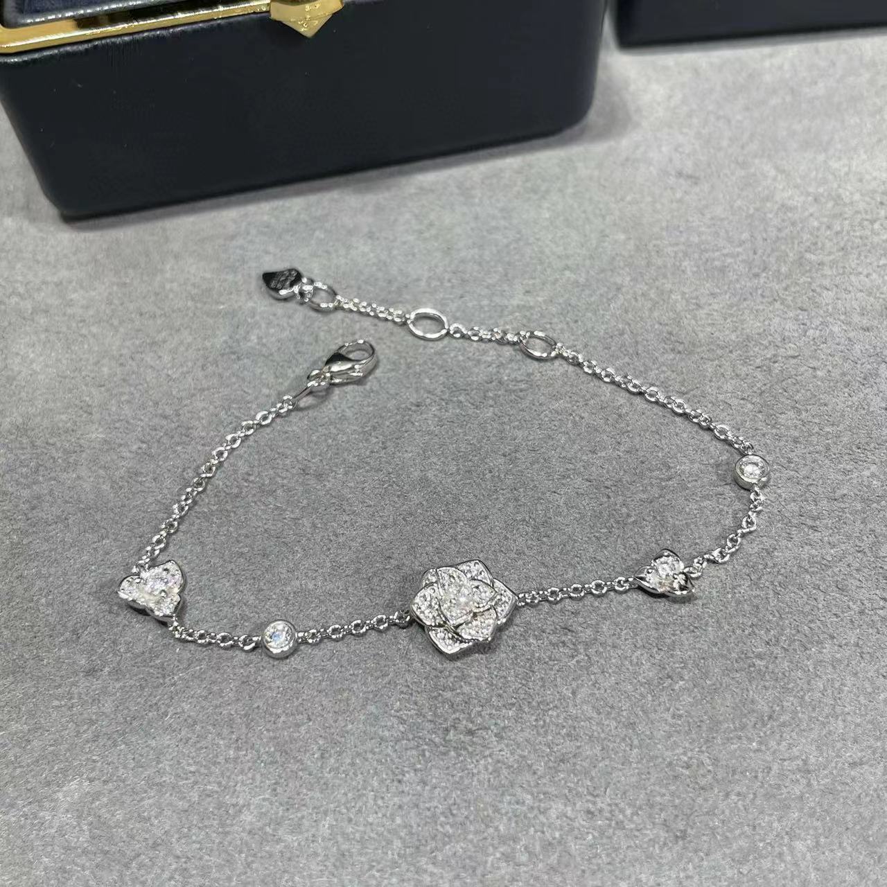 P1AGET フラワーブレスレット 【50％割引+送料無料】