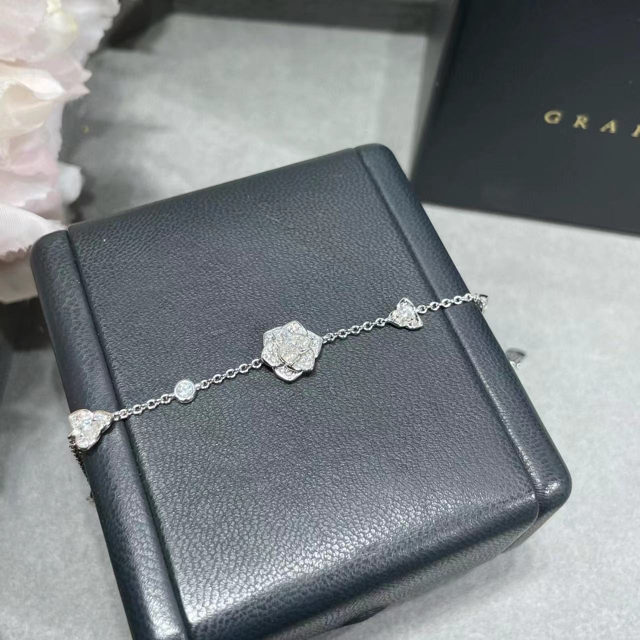 P1AGET フラワーブレスレット 【50％割引+送料無料】