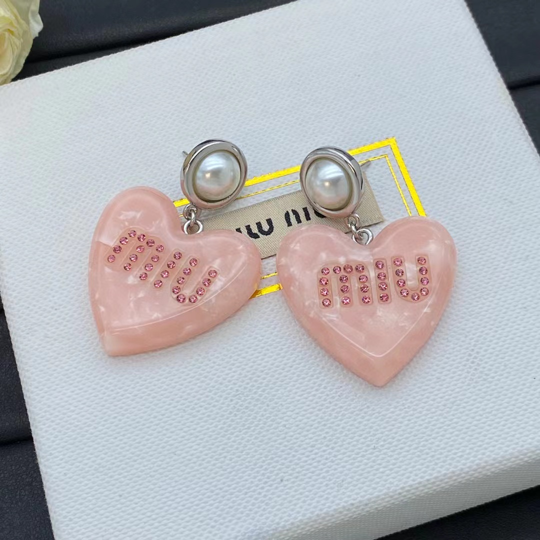 M1UM1U パールハートスタッドピアス 【50％割引+送料無料】