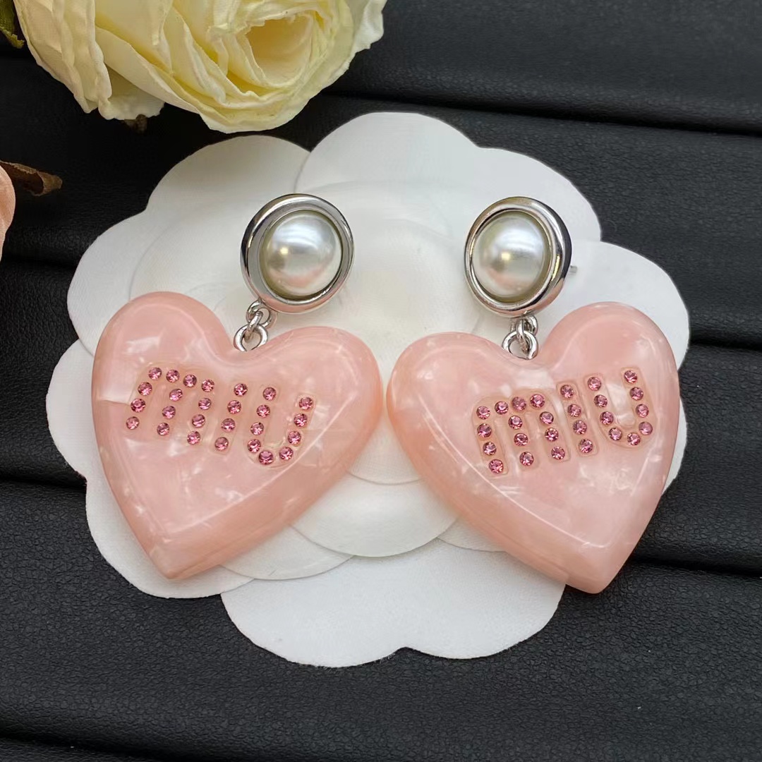 M1UM1U パールハートスタッドピアス 【50％割引+送料無料】