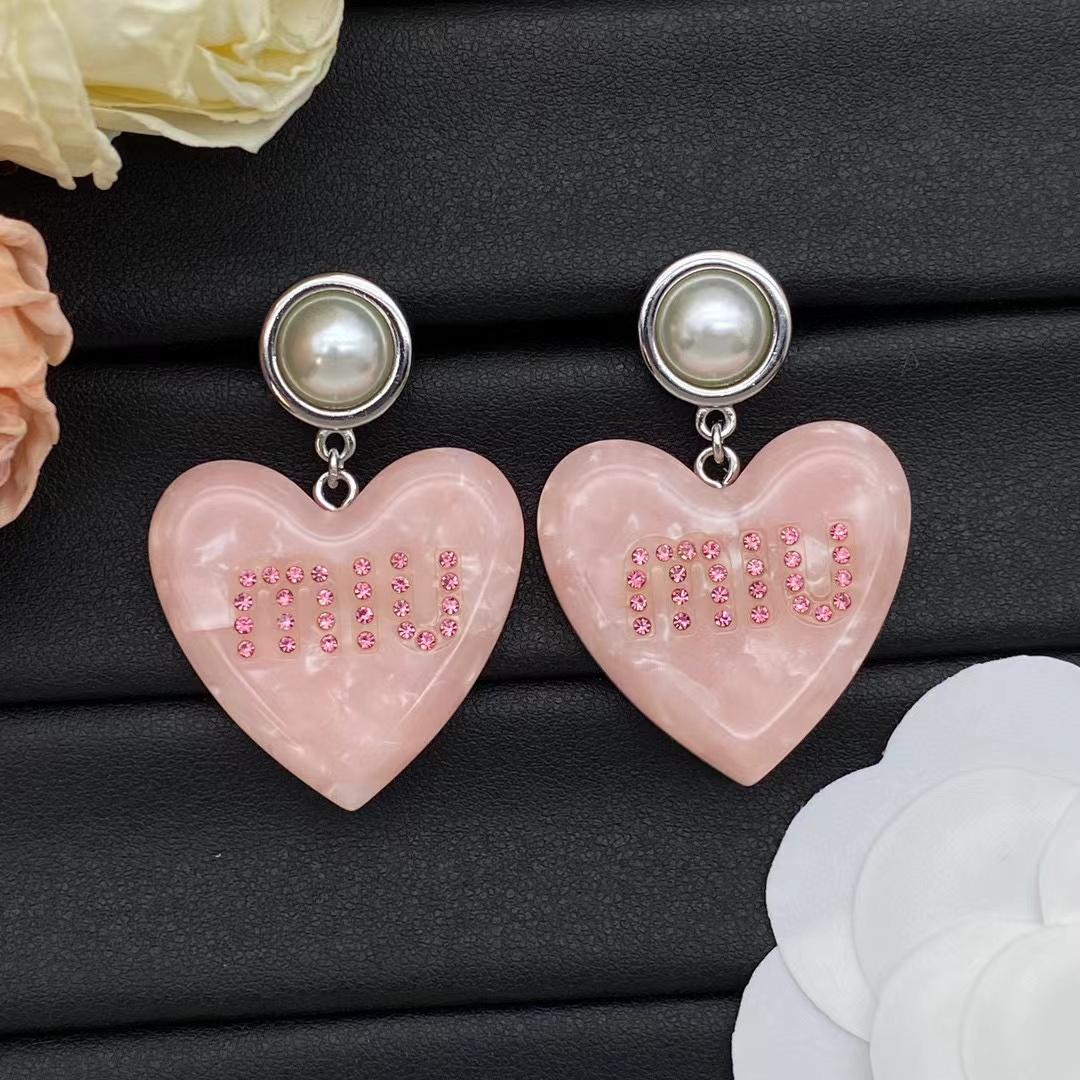 M1UM1U パールハートスタッドピアス 【50％割引+送料無料】