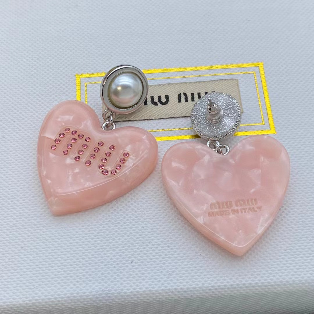 M1UM1U パールハートスタッドピアス 【50％割引+送料無料】