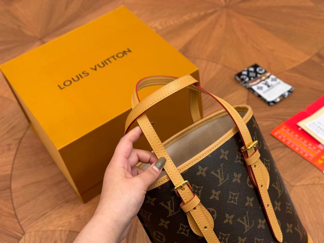 LV老眼バケットバッグ【50％割引+送料無料】
