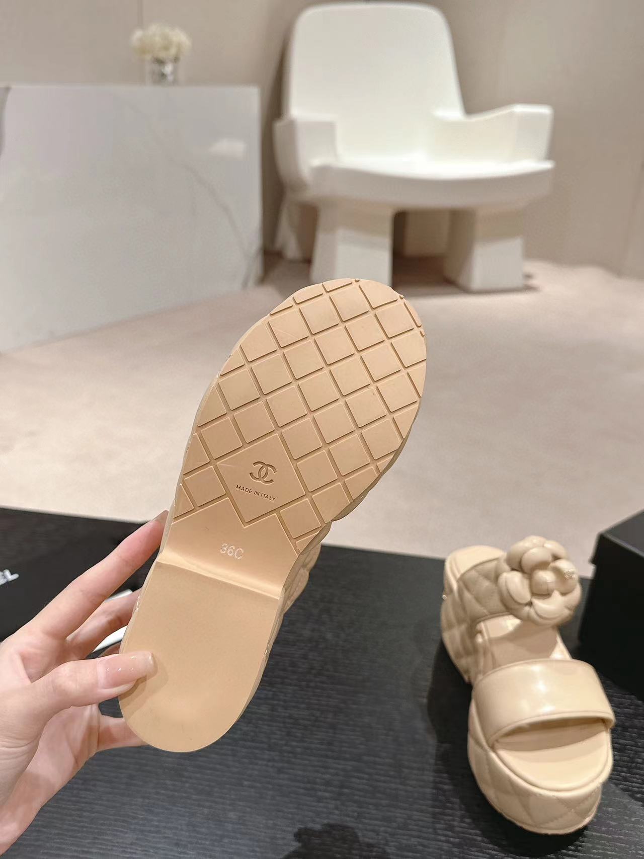 CHANE1 高品質カメリア ウェッジ シューズ【50％割引+送料無料】