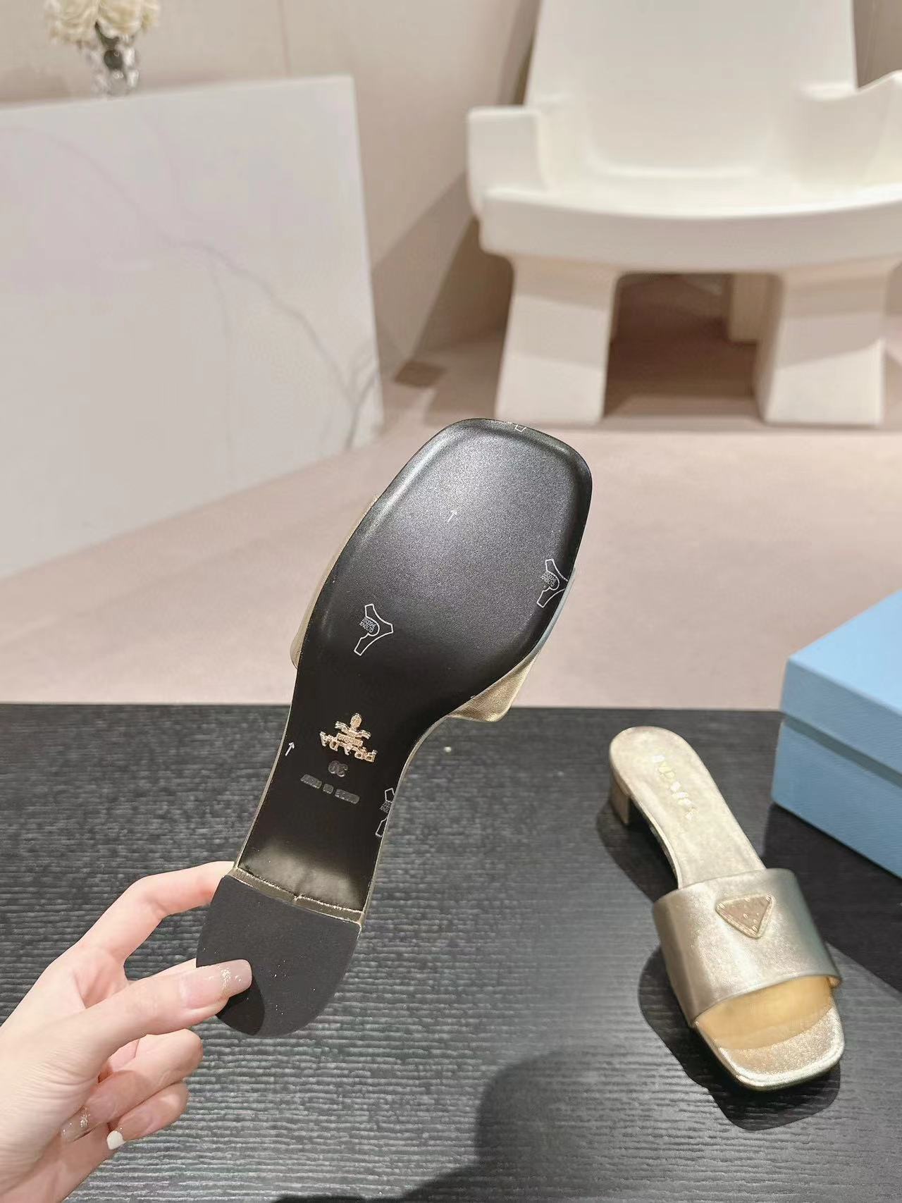 PR4DA 高品質トライアングルロゴハイヒールスリッパ【50％割引+送料無料】