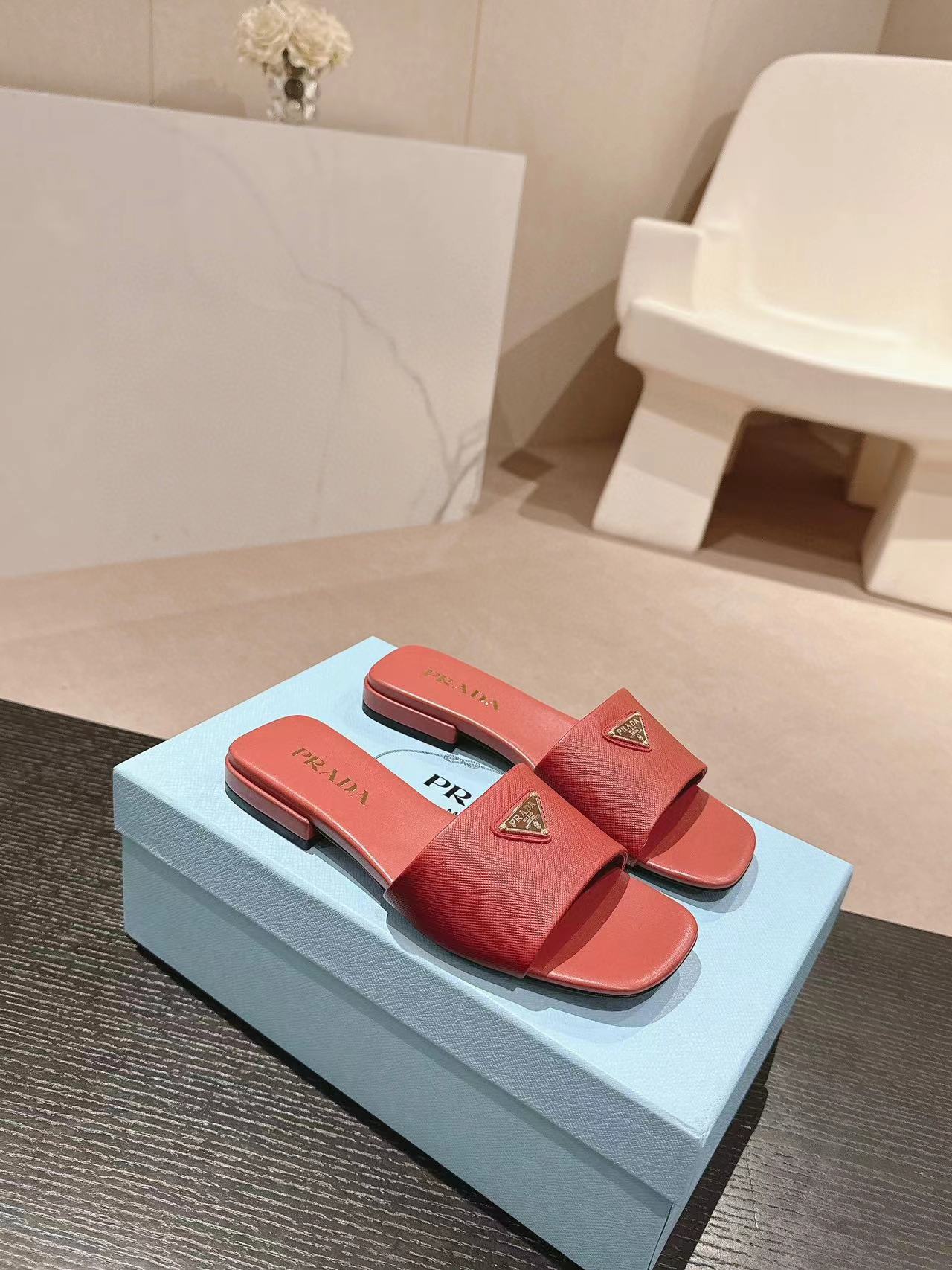 PR4DA 高品質三角ロゴスリッパ【50％割引+送料無料】