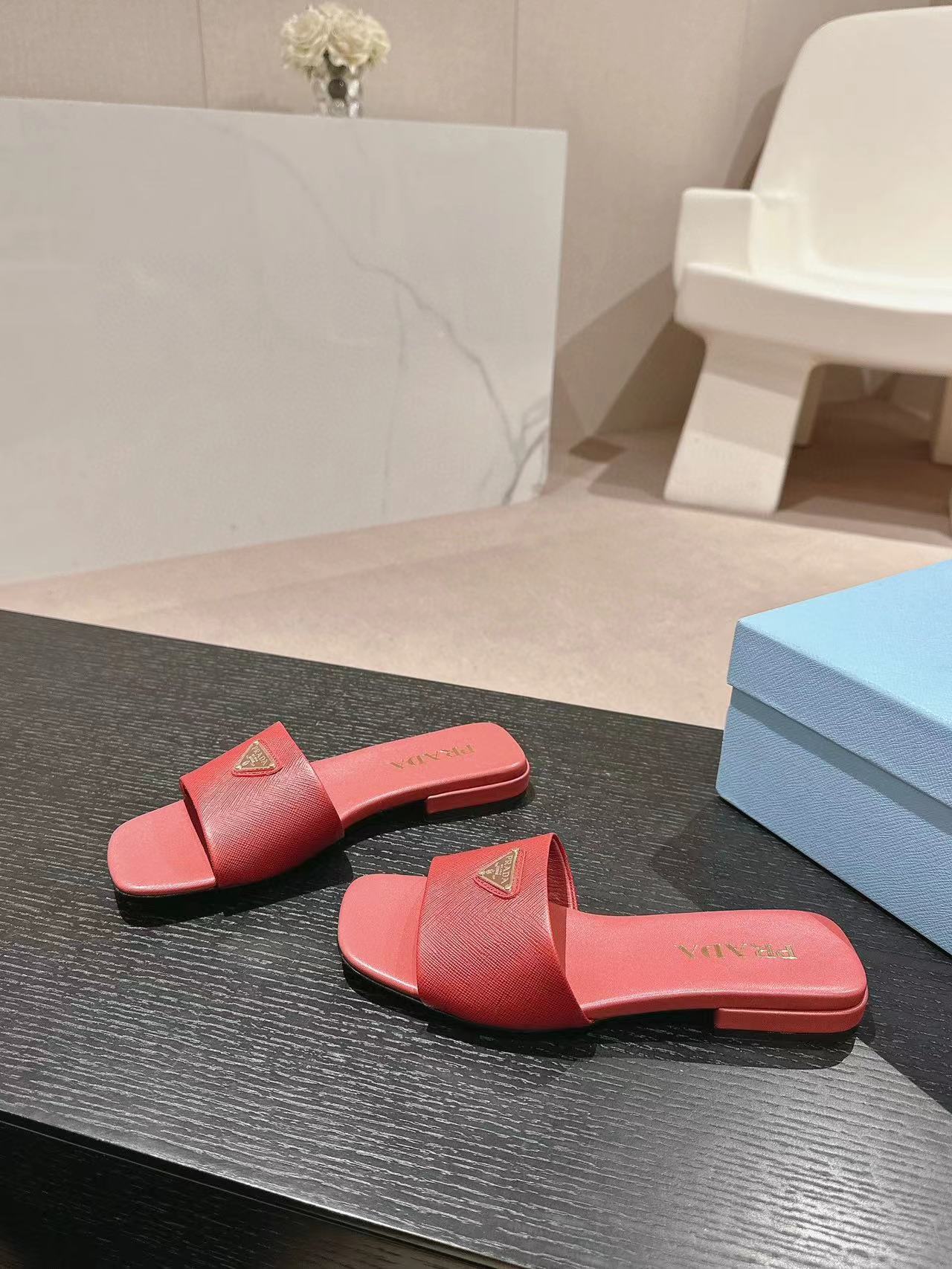 PR4DA 高品質三角ロゴスリッパ【50％割引+送料無料】