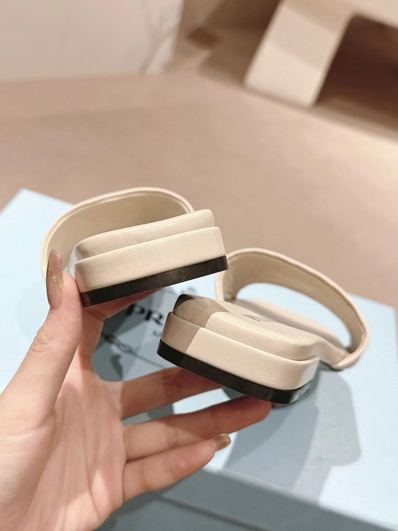 PR4DA 高品質三角ロゴスリッパ【50％割引+送料無料】