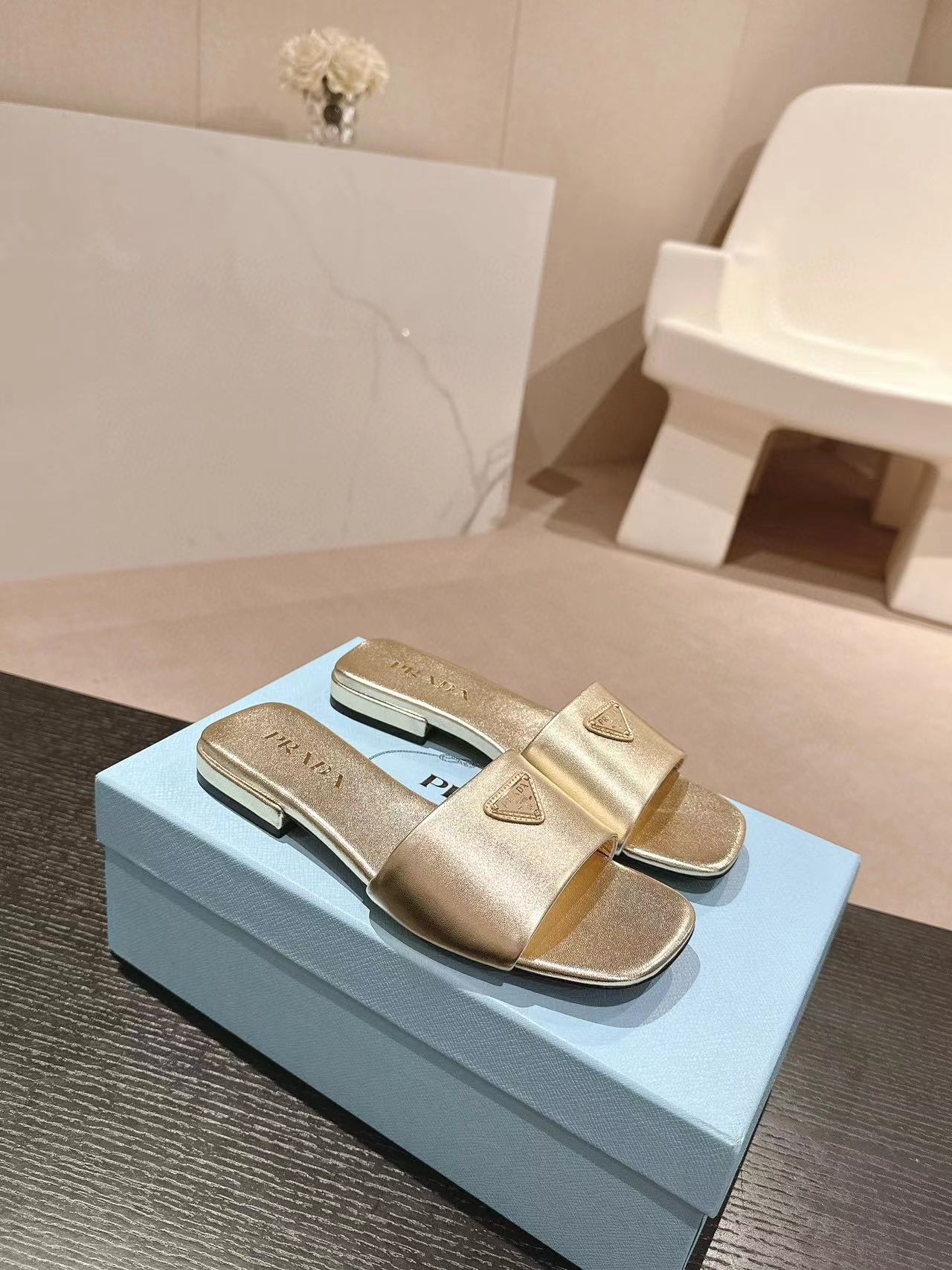 PR4DA 高品質三角ロゴスリッパ【50％割引+送料無料】