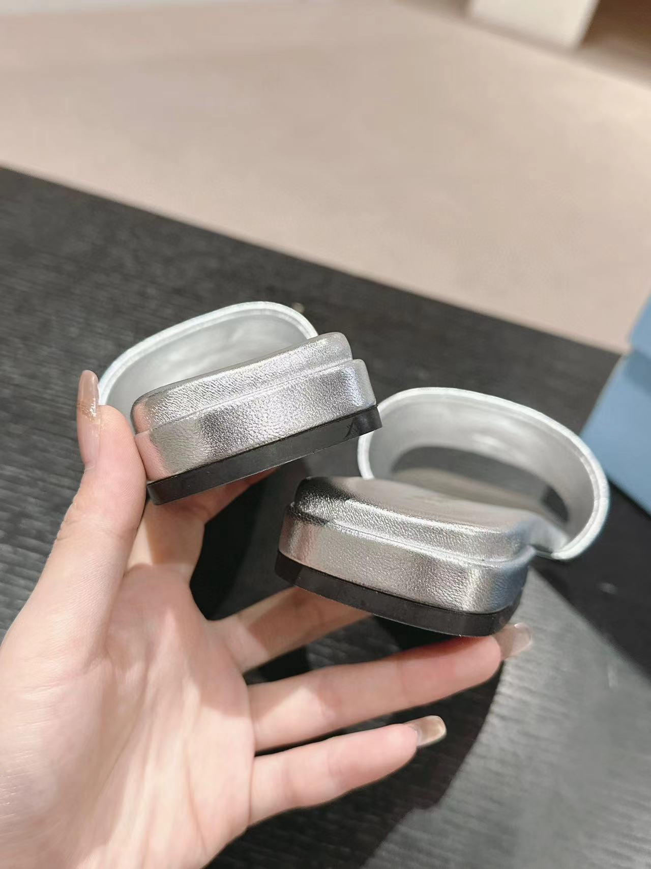 PR4DA 高品質三角ロゴスリッパ【50％割引+送料無料】