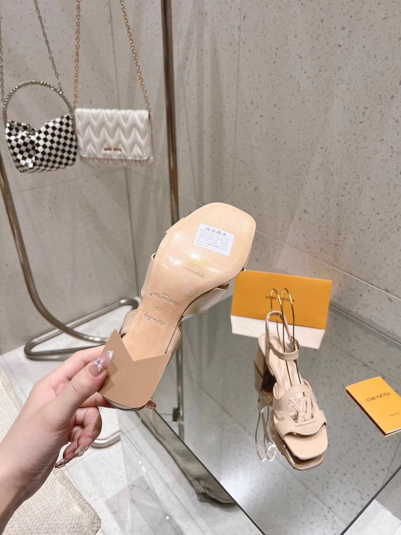 LV高品質中空サンダル【50％割引+送料無料】