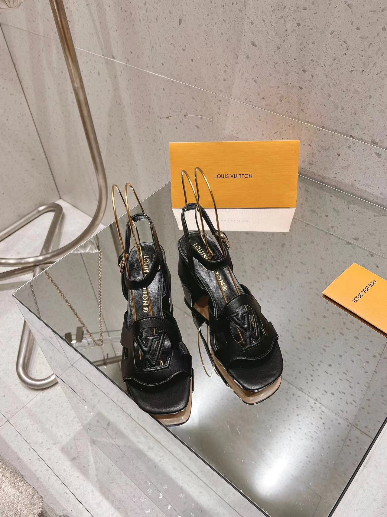 LV高品質中空サンダル【50％割引+送料無料】