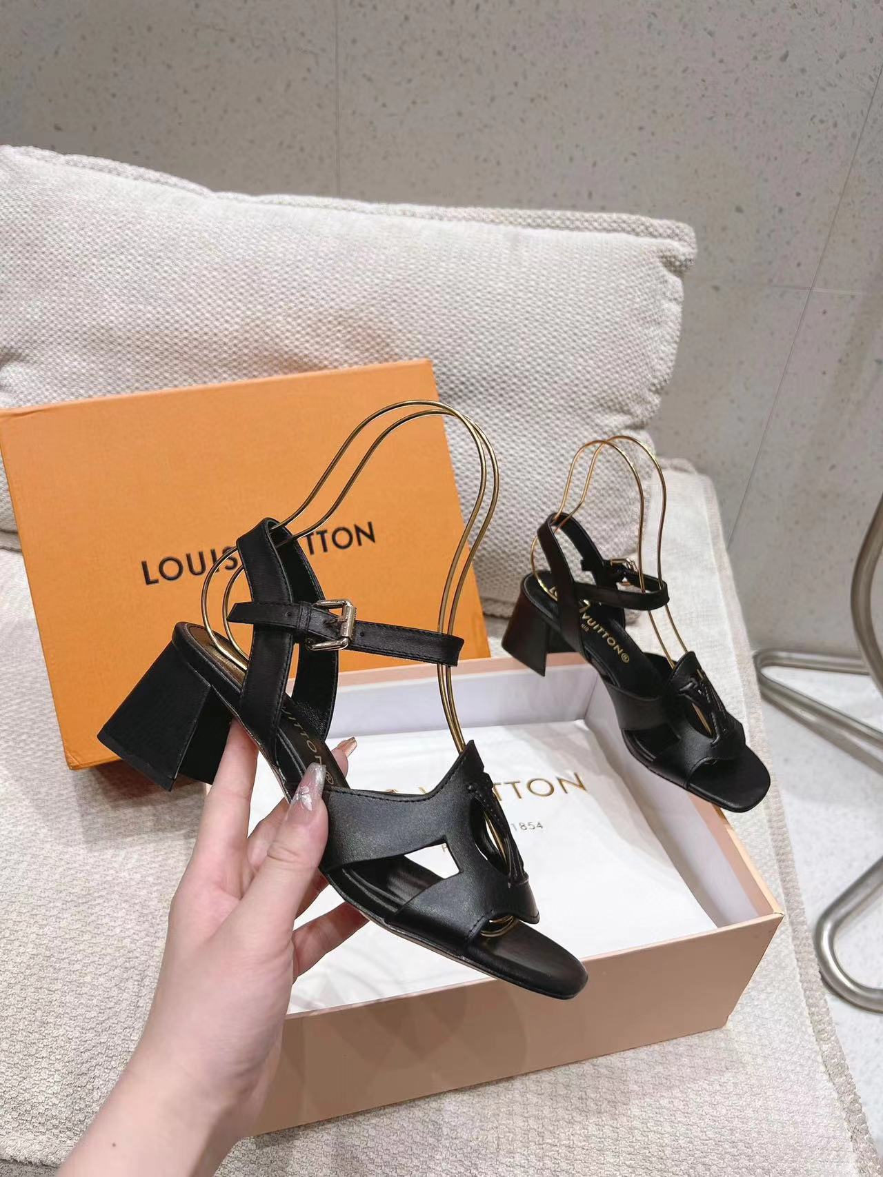 LV高品質中空サンダル【50％割引+送料無料】