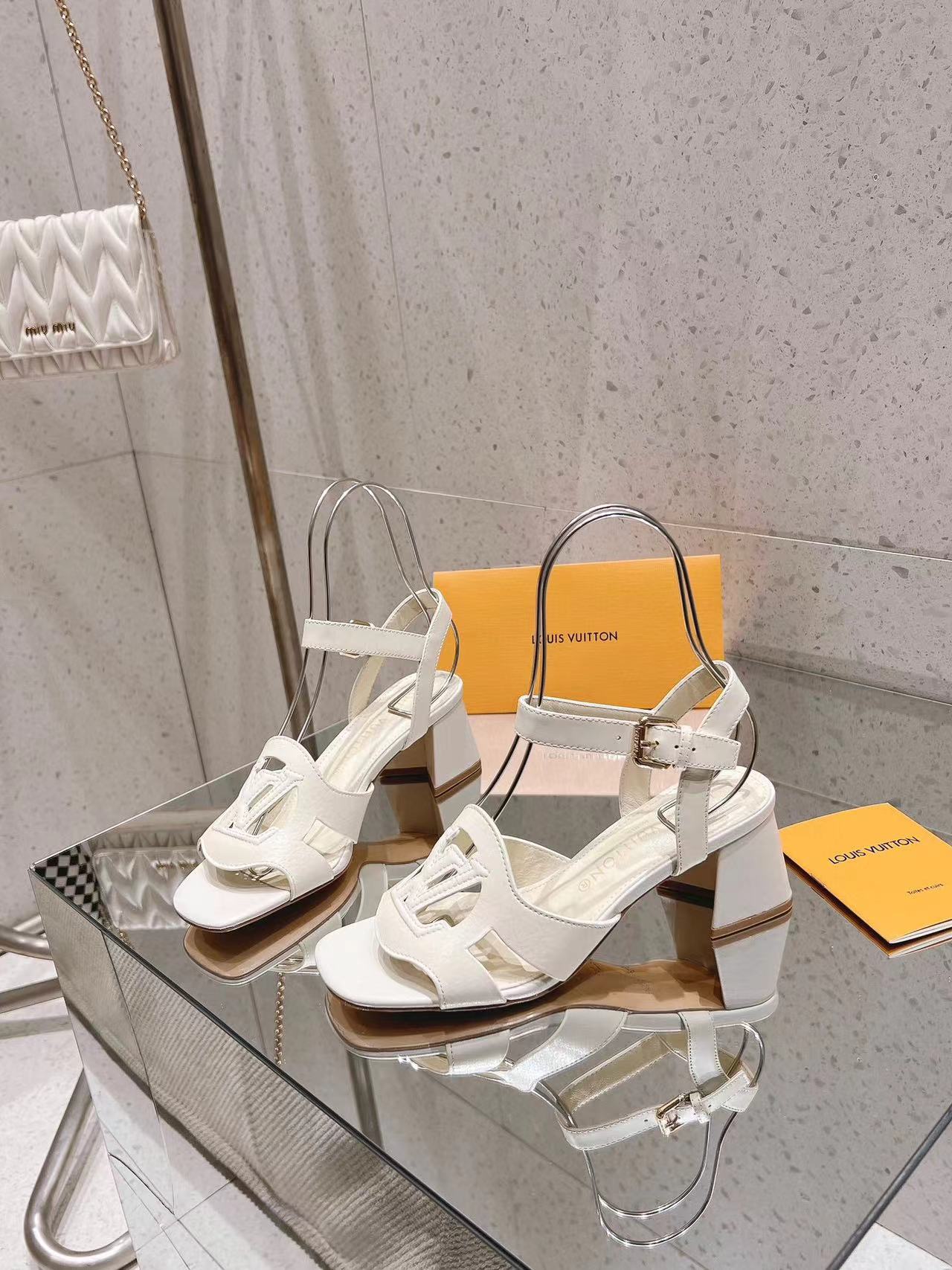 LV高品質中空サンダル【50％割引+送料無料】