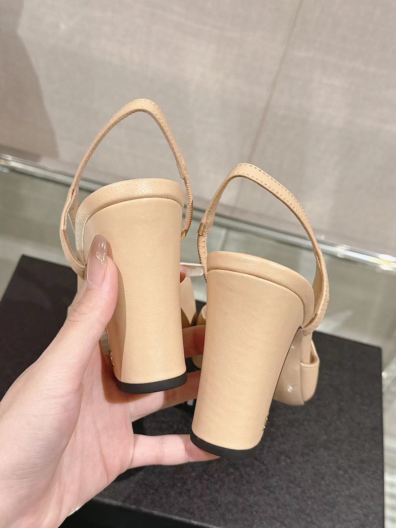 CHANE1 高品質シープスキン チェーン ハイヒール【50％割引+送料無料】