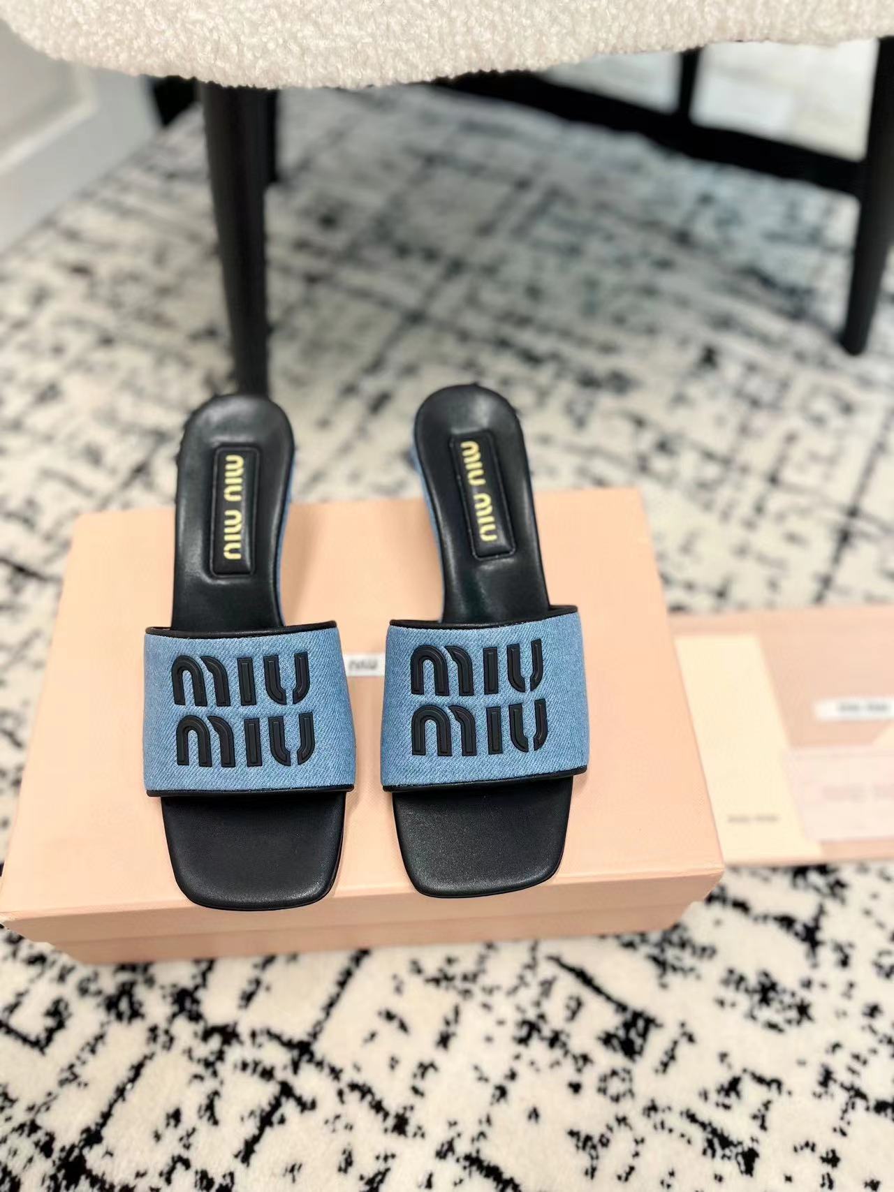 M1UM1U 高品質デニムハイヒールハーフスリッパ【50％割引+送料無料】