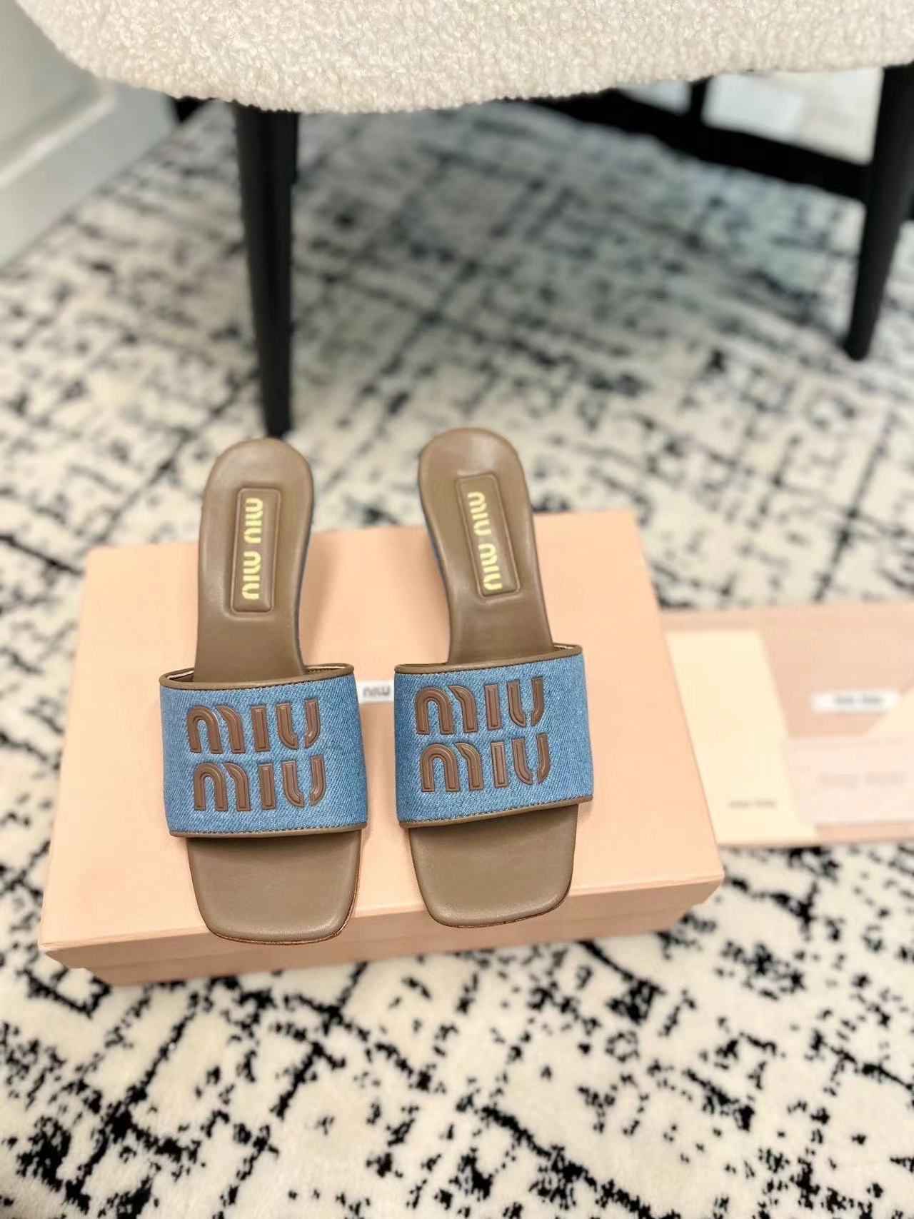 M1UM1U 高品質デニムハイヒールハーフスリッパ【50％割引+送料無料】