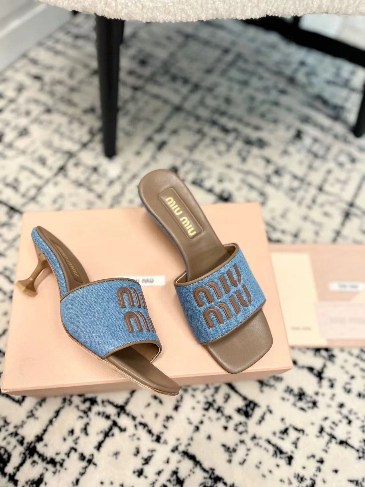 M1UM1U 高品質デニムハイヒールハーフスリッパ【50％割引+送料無料】