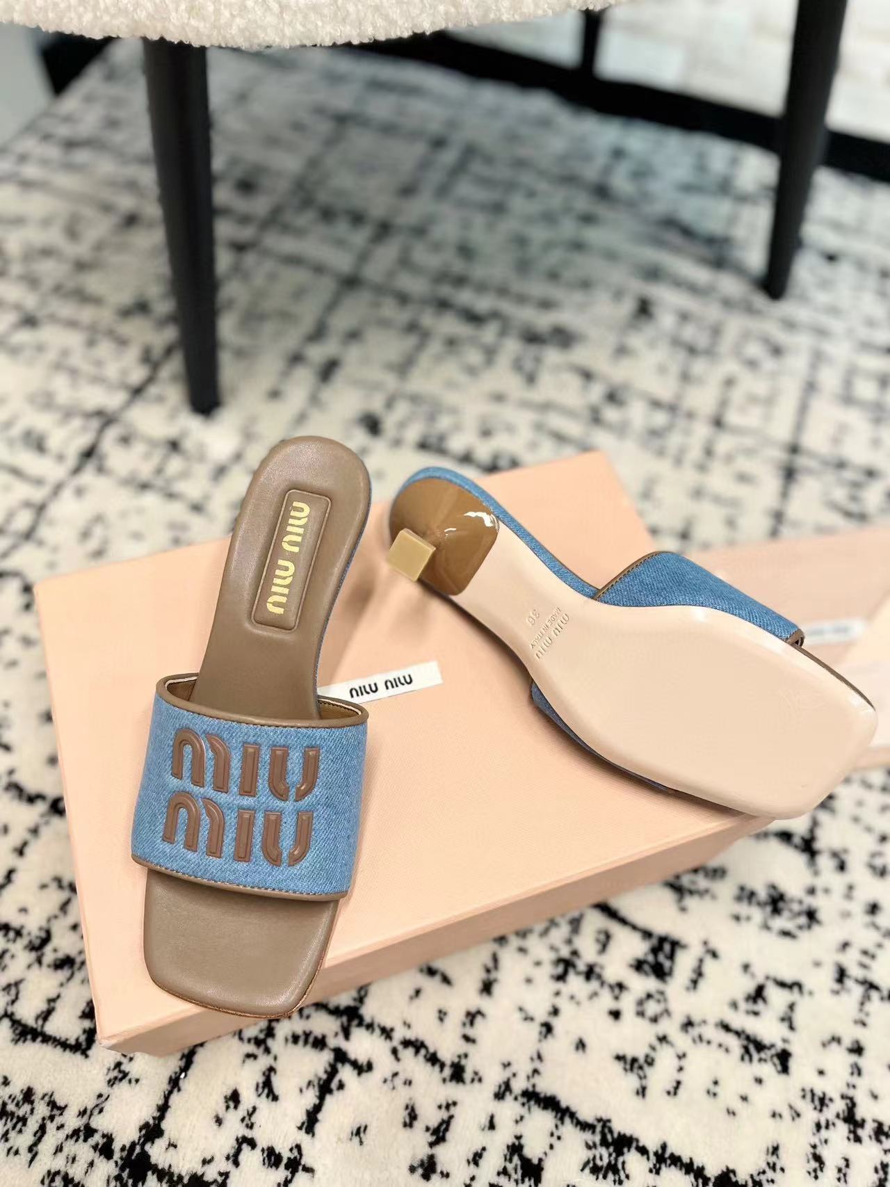 M1UM1U 高品質デニムハイヒールハーフスリッパ【50％割引+送料無料】