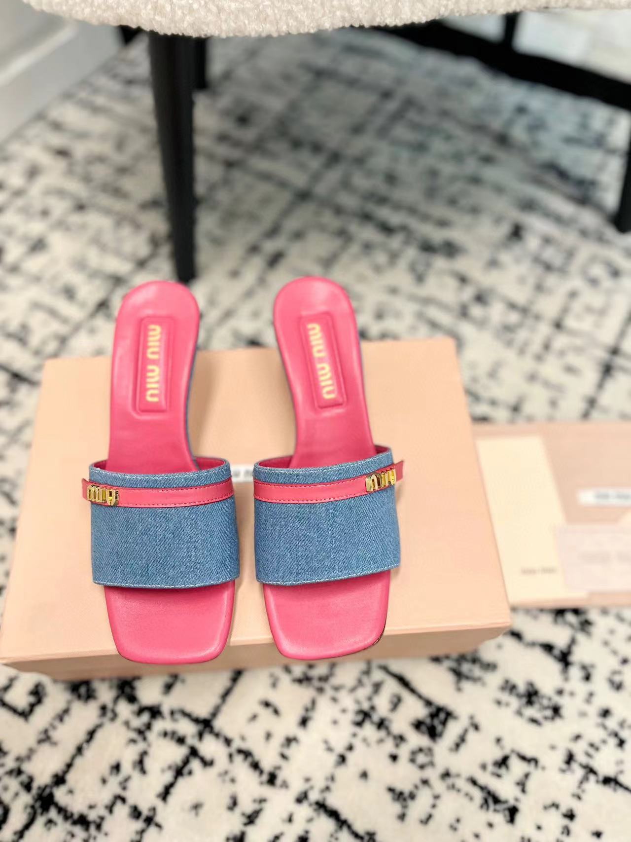 M1UM1U 高品質レターバックルデニムハイヒールハーフスリッパ【50％割引+送料無料】