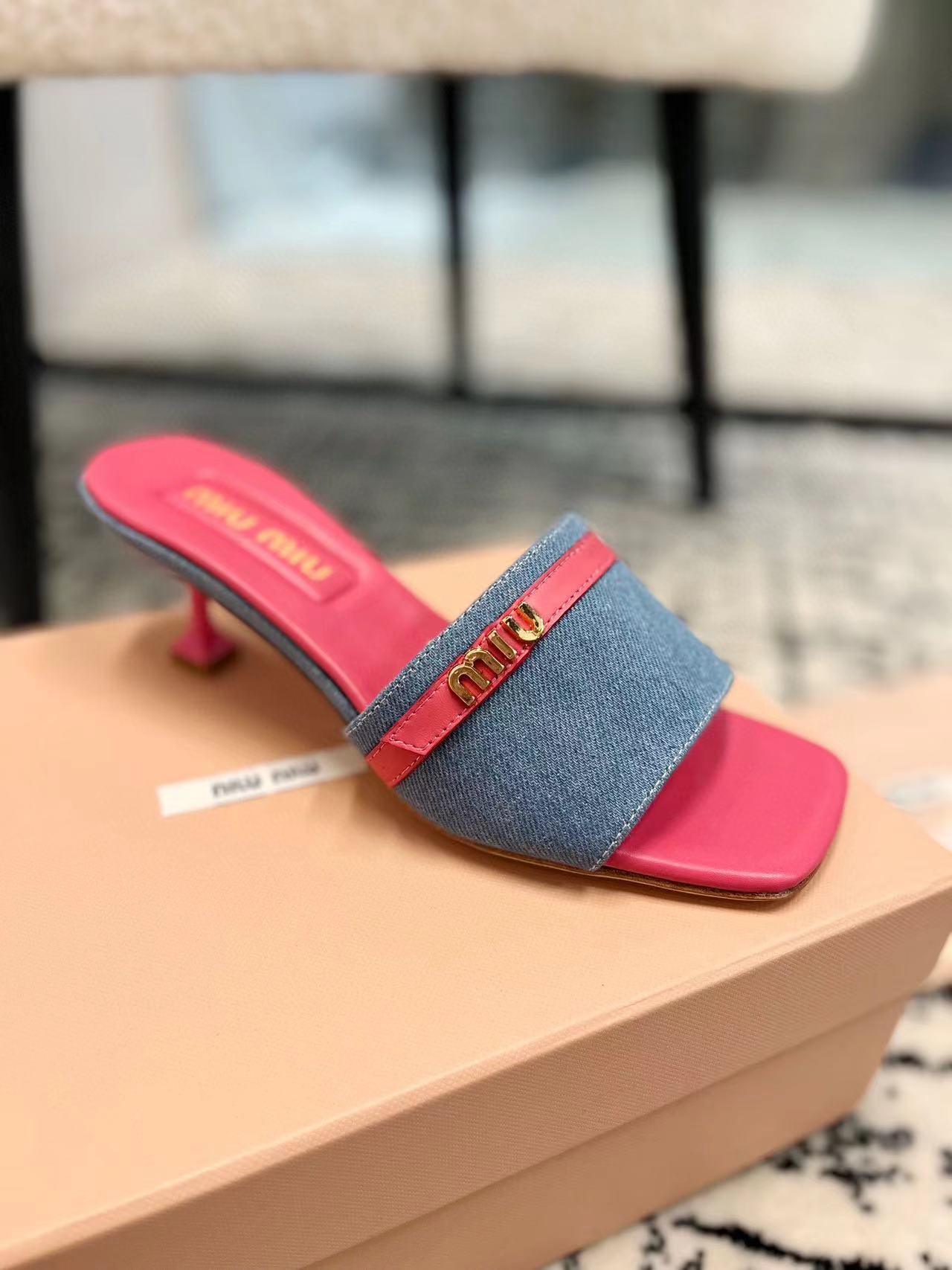 M1UM1U 高品質レターバックルデニムハイヒールハーフスリッパ【50％割引+送料無料】