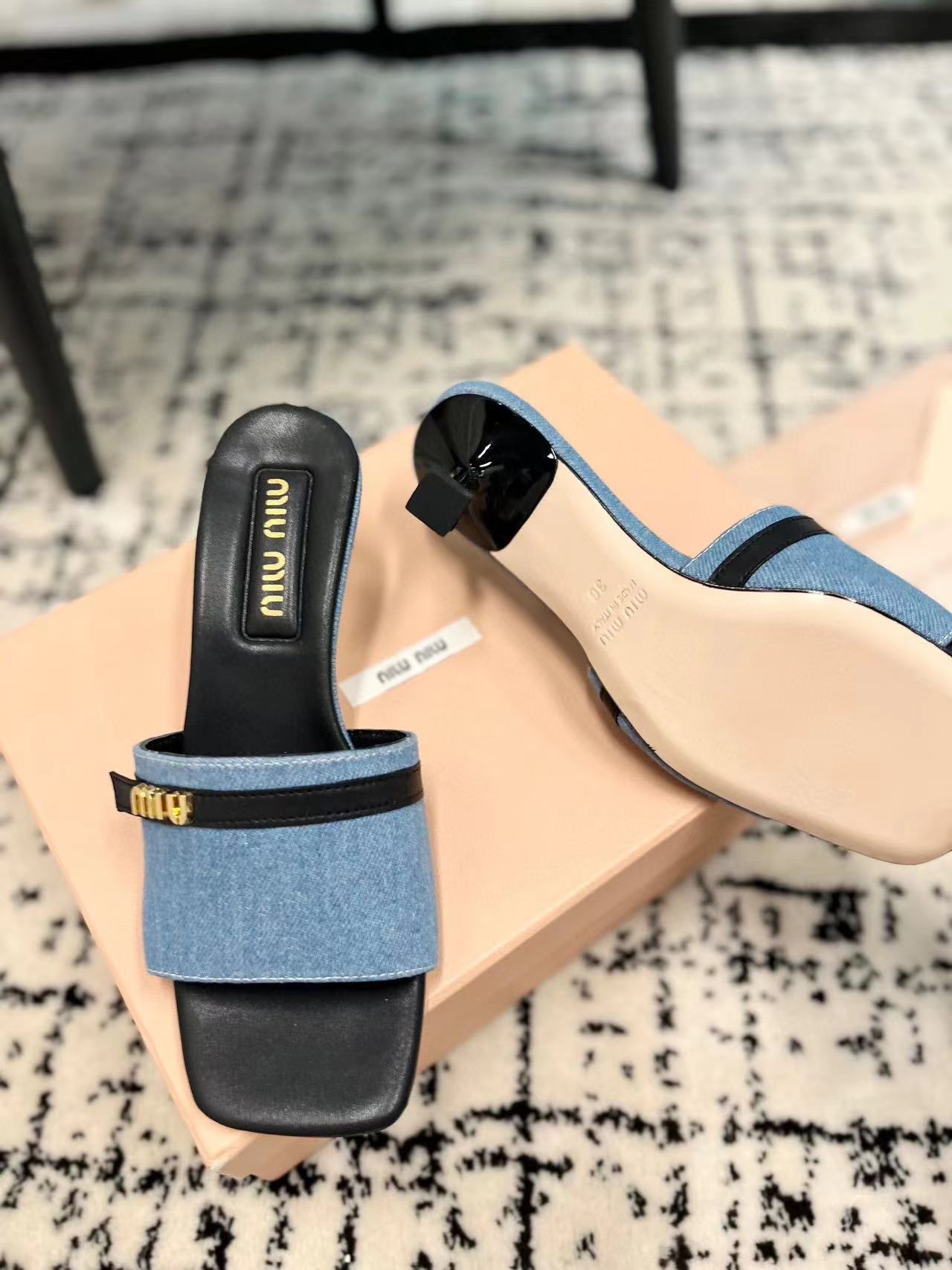 M1UM1U 高品質レターバックルデニムハイヒールハーフスリッパ【50％割引+送料無料】