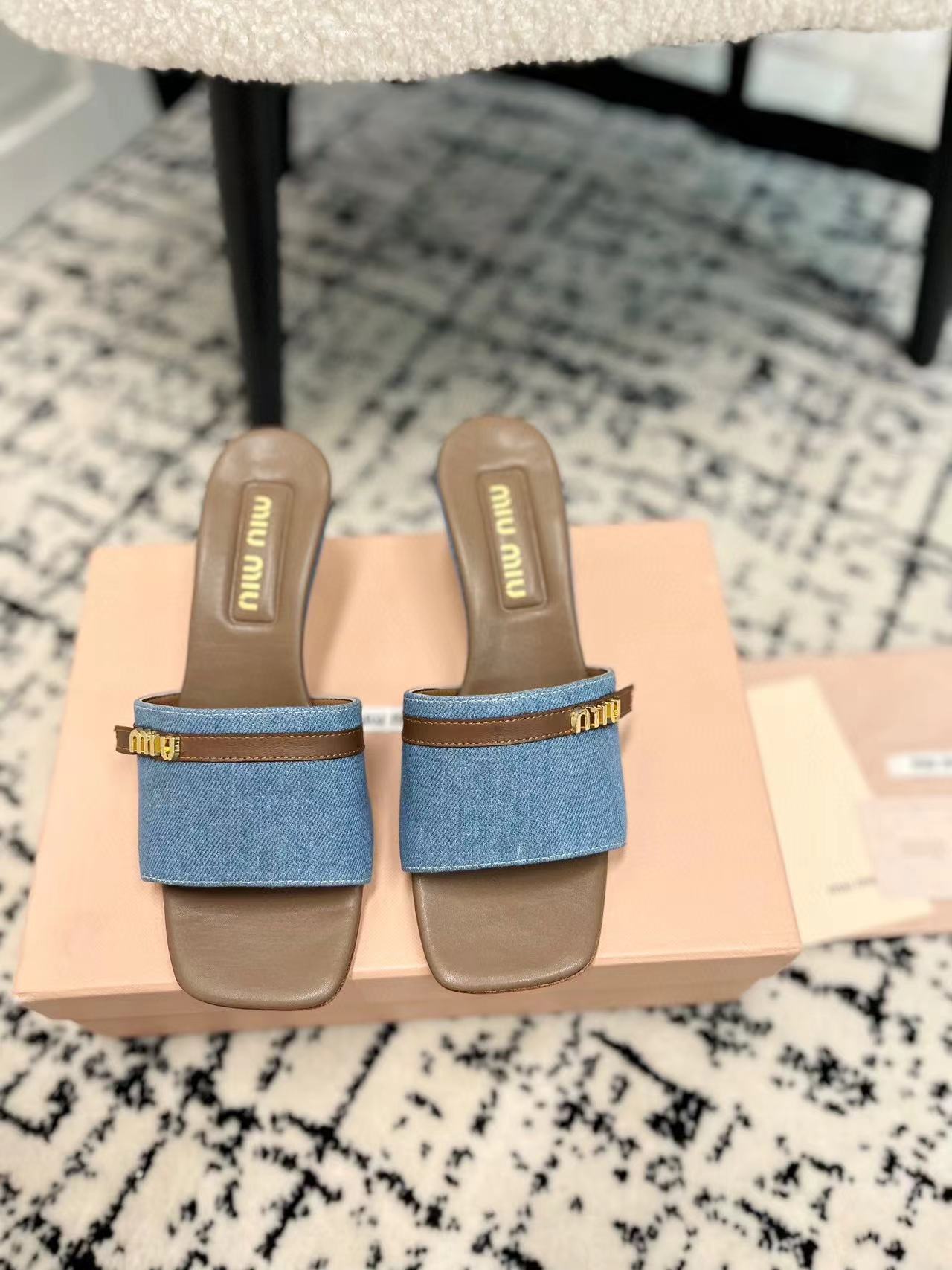 M1UM1U 高品質レターバックルデニムハイヒールハーフスリッパ【50％割引+送料無料】