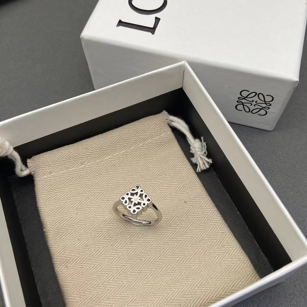 L0WEW クラシックロゴリング【50％割引+送料無料】