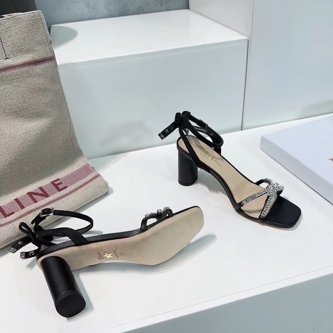 DI0R 高品質ボウクリスタルダイヤモンドハイヒールサンダル【50％割引+送料無料】