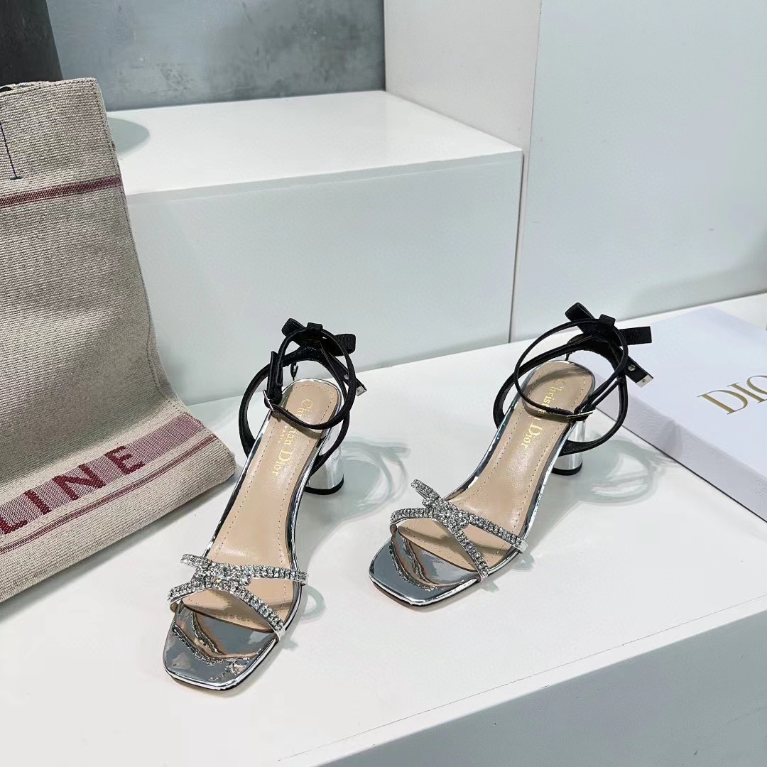 DI0R 高品質ボウクリスタルダイヤモンドハイヒールサンダル【50％割引+送料無料】