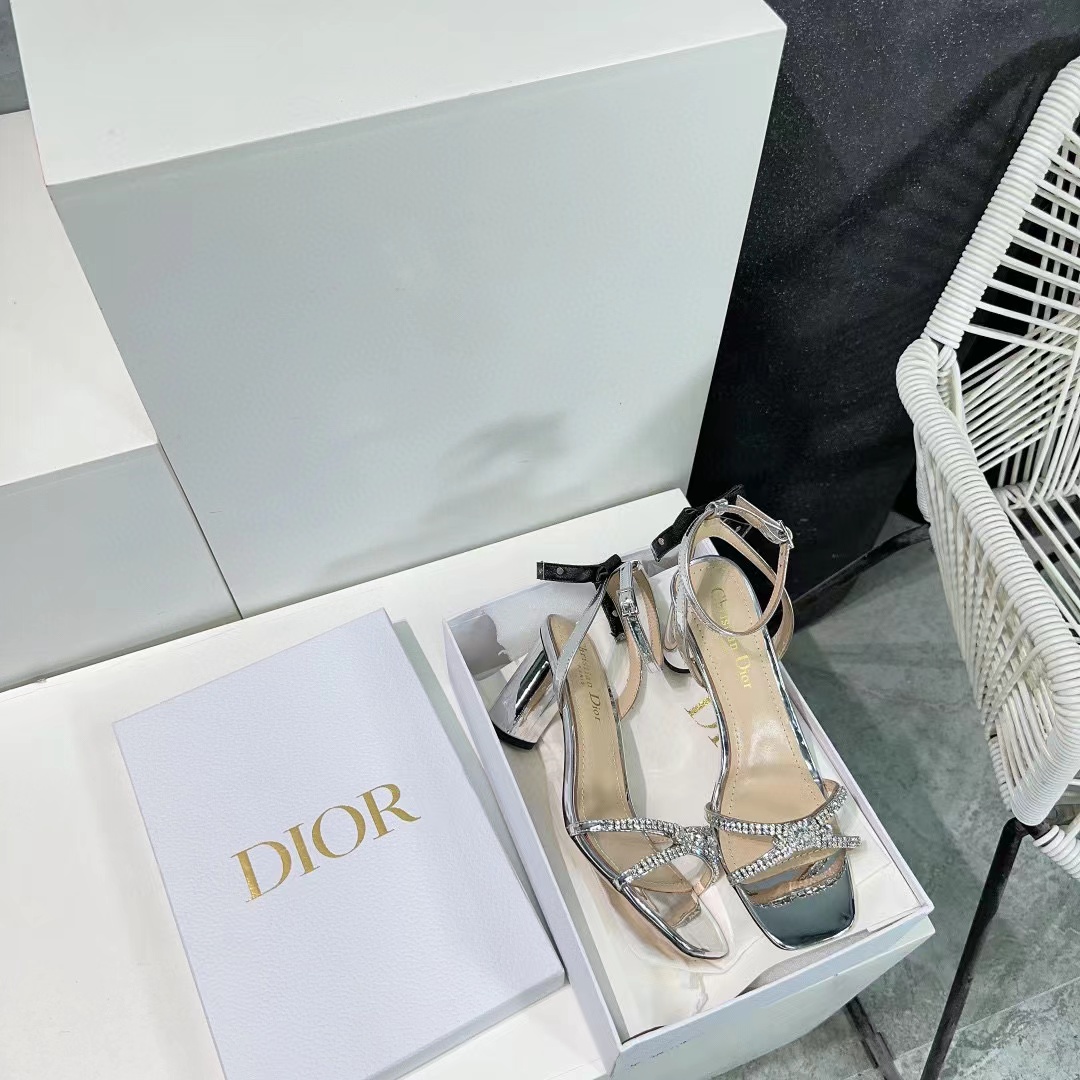 DI0R 高品質ボウクリスタルダイヤモンドハイヒールサンダル【50％割引+送料無料】