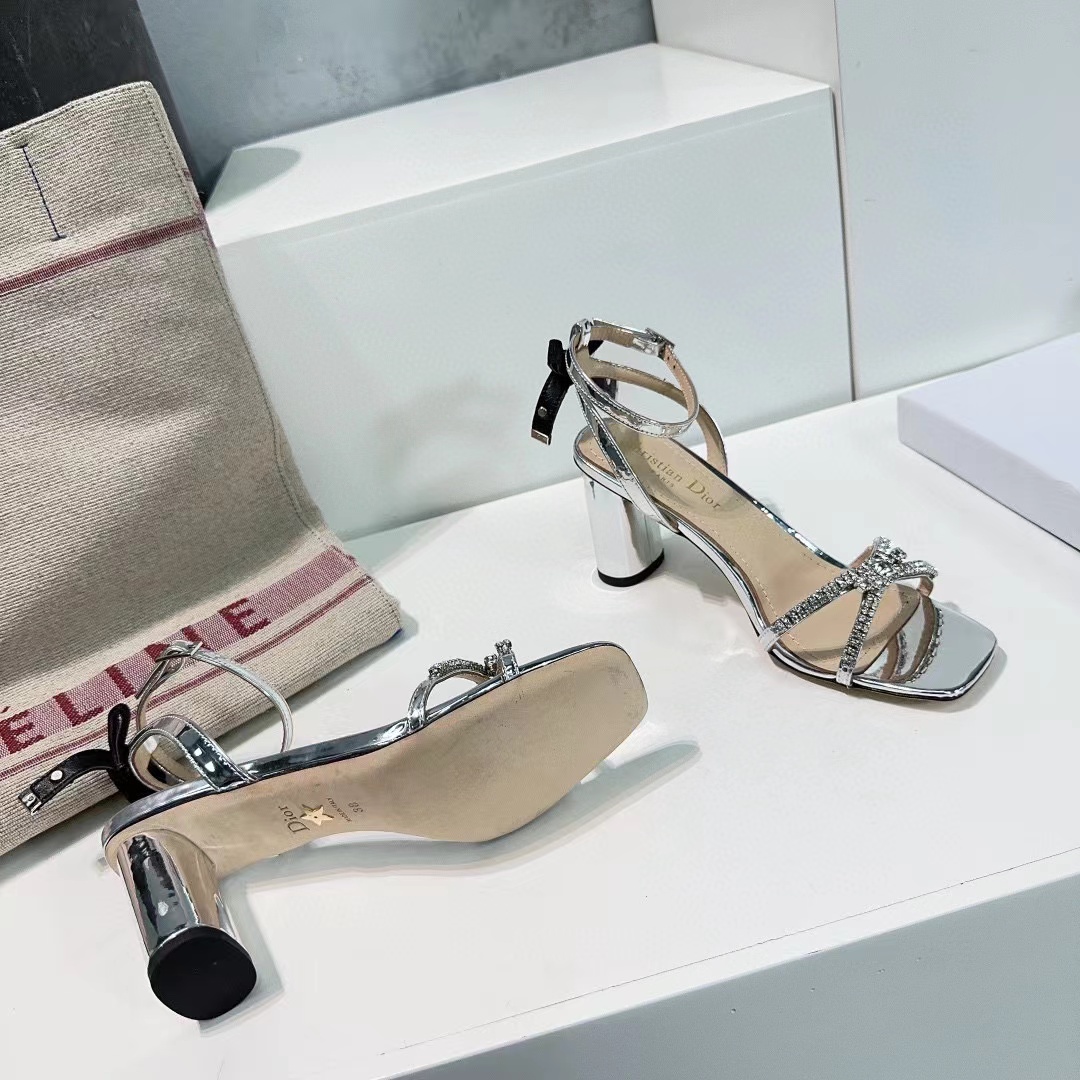 DI0R 高品質ボウクリスタルダイヤモンドハイヒールサンダル【50％割引+送料無料】