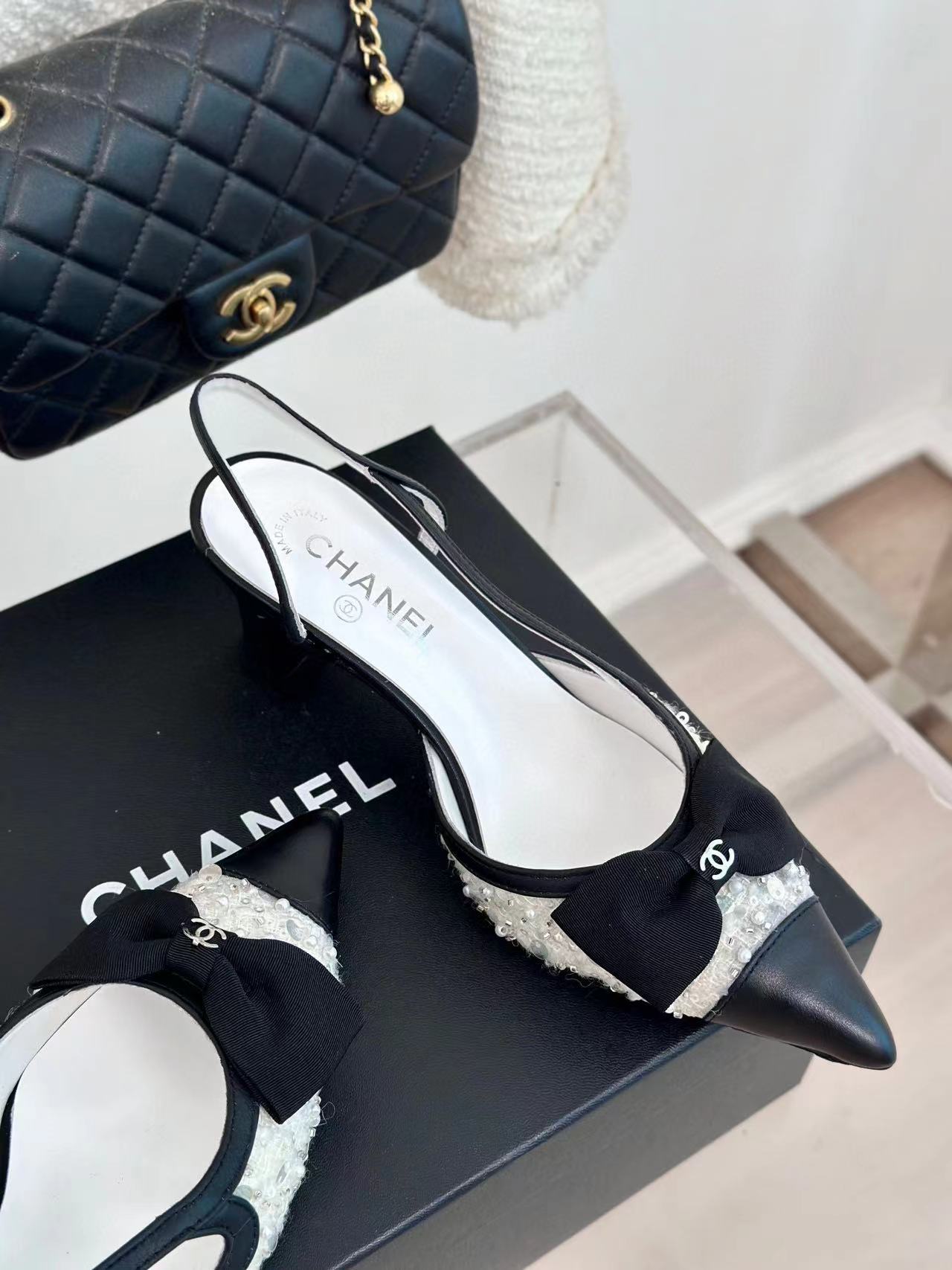 CHANE1高品質リボン ポインテッドトゥ チャンキーヒール サンダル【50％割引+送料無料】