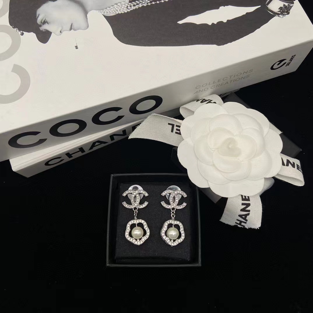 CHANE1 ダイヤモンド カメリア スタッド ピアス【50％割引+送料無料】