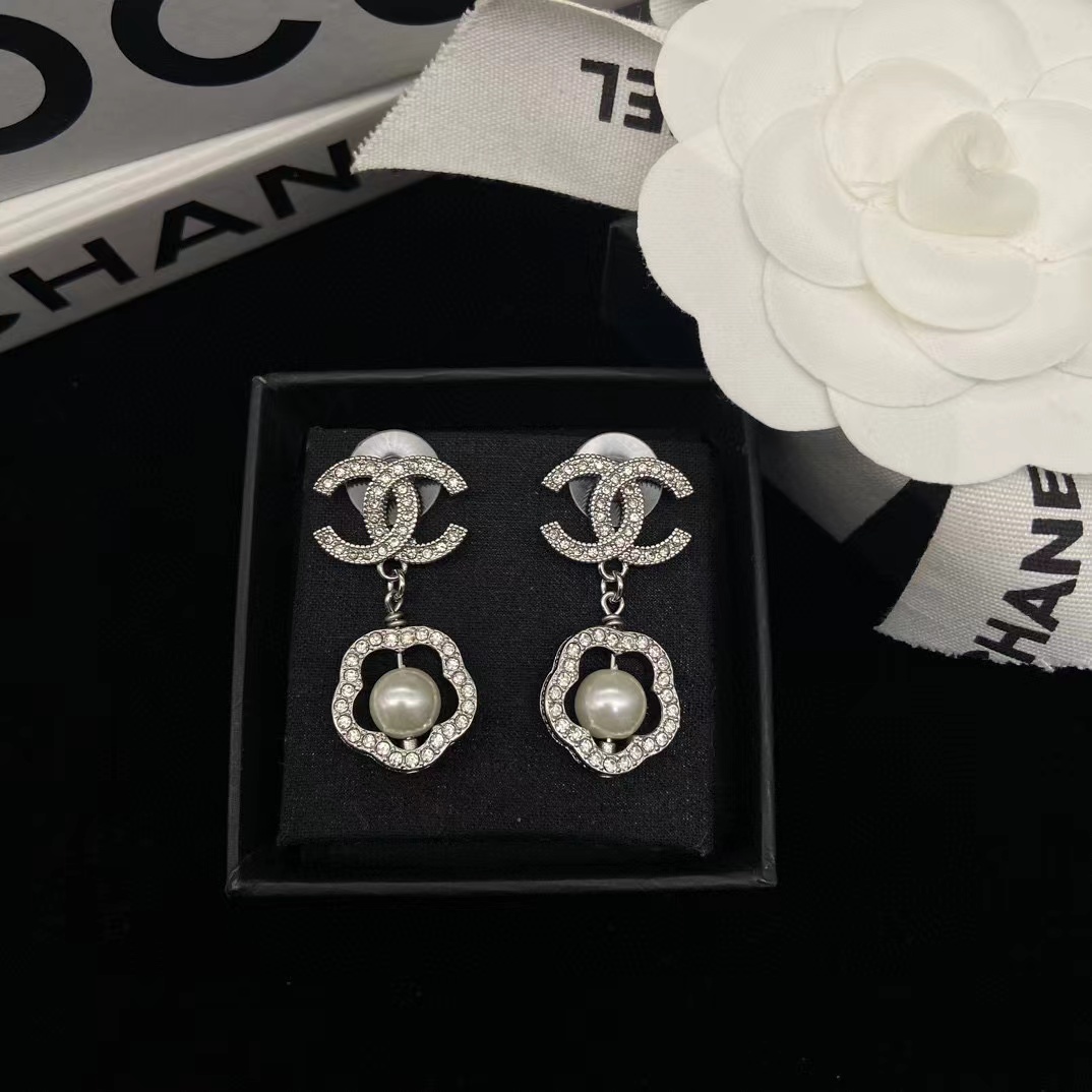 CHANE1 ダイヤモンド カメリア スタッド ピアス【50％割引+送料無料】