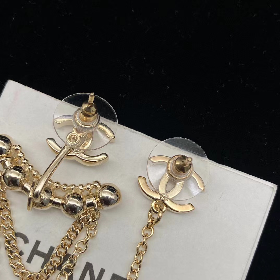 CHANE1 ダブルCタッセルスタッドピアス【50％割引+送料無料】