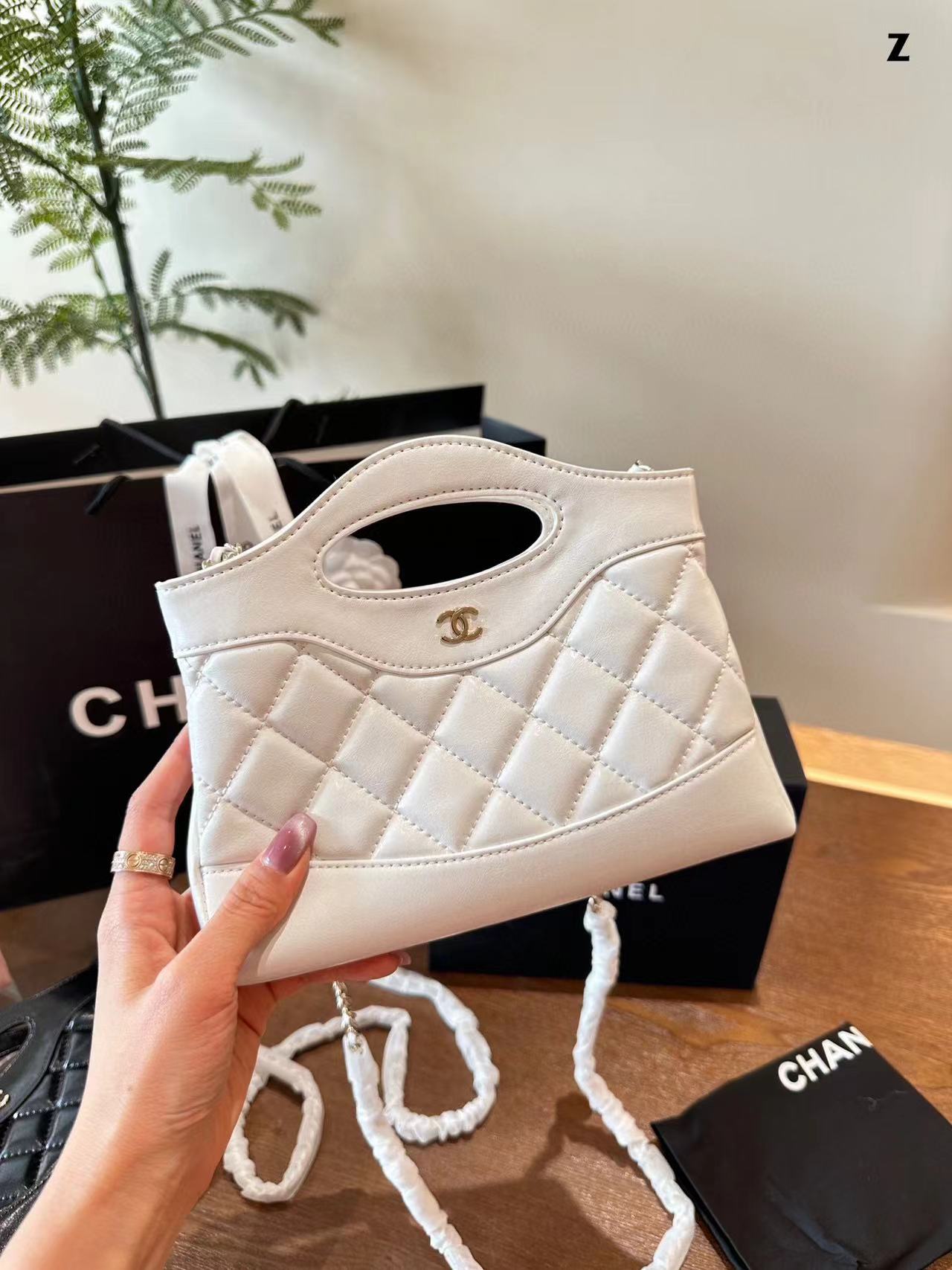 CHANE1 チェーンハンドバッグ【50％割引+送料無料】