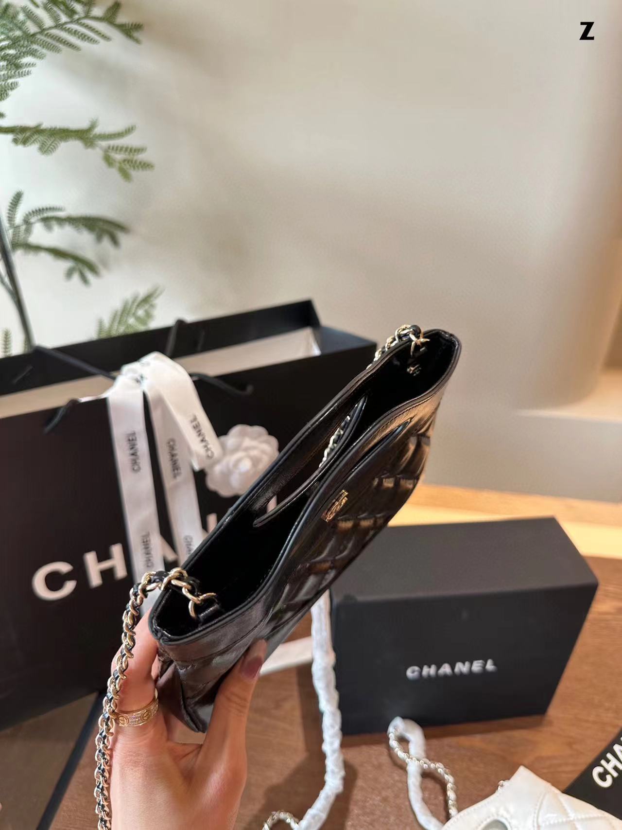 CHANE1 チェーンハンドバッグ【50％割引+送料無料】