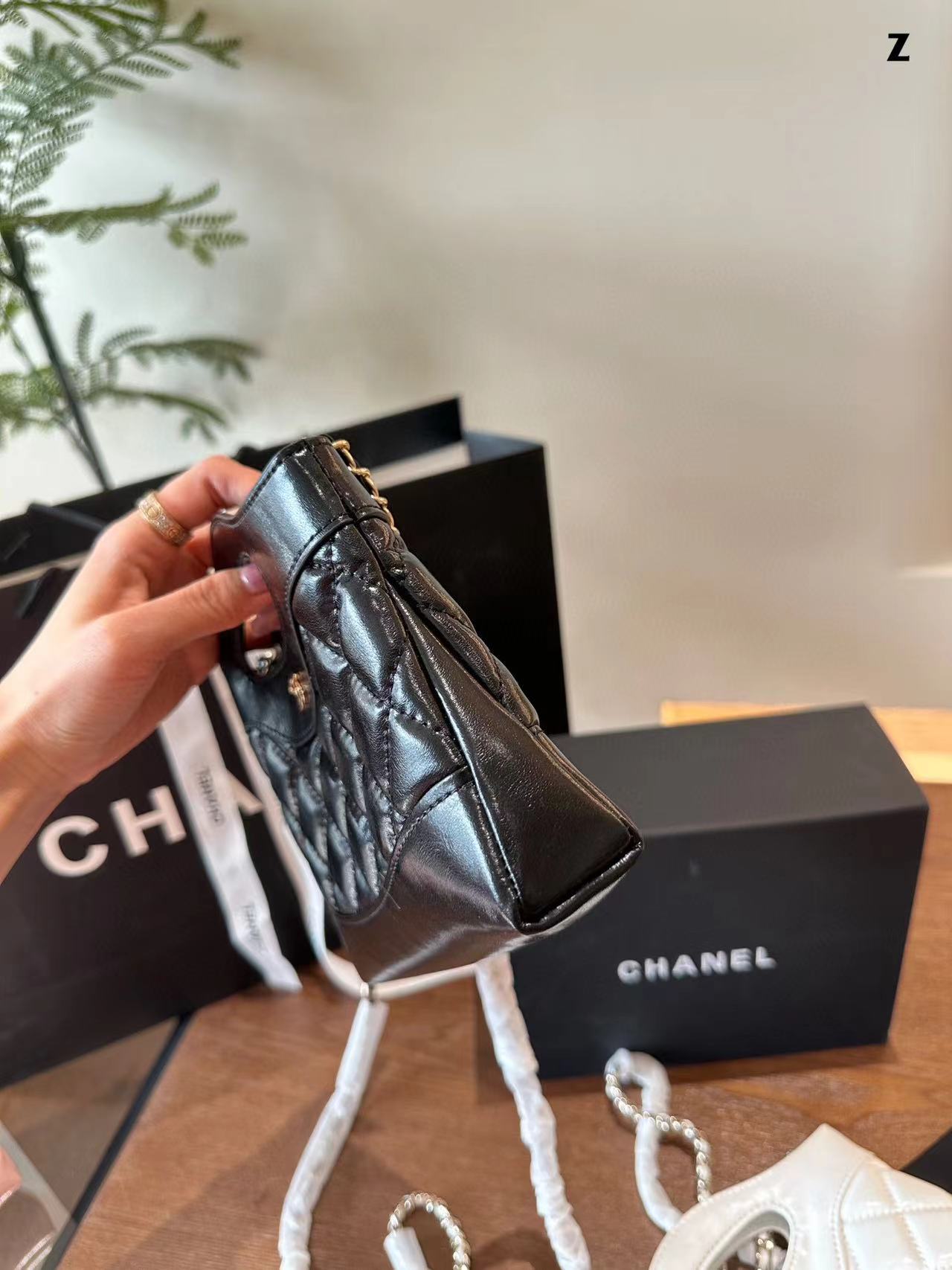 CHANE1 チェーンハンドバッグ【50％割引+送料無料】