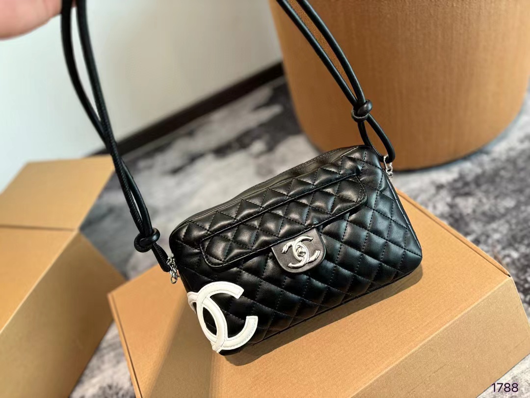 CHANE1 白黒カラーマッチングカメラバッグ【50％割引+送料無料】