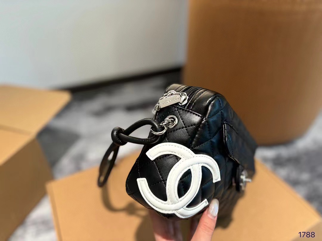 CHANE1 白黒カラーマッチングカメラバッグ【50％割引+送料無料】