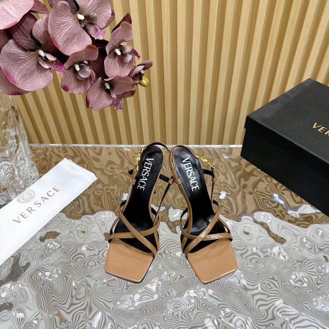 Versace 高品質のハイヒールサンダル【50％割引+送料無料】