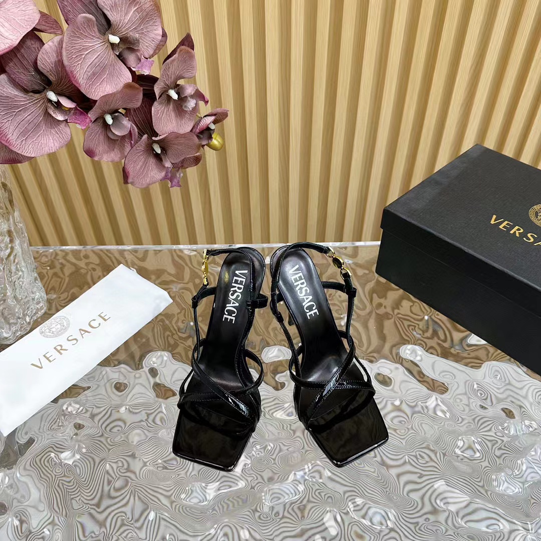Versace 高品質のハイヒールサンダル【50％割引+送料無料】