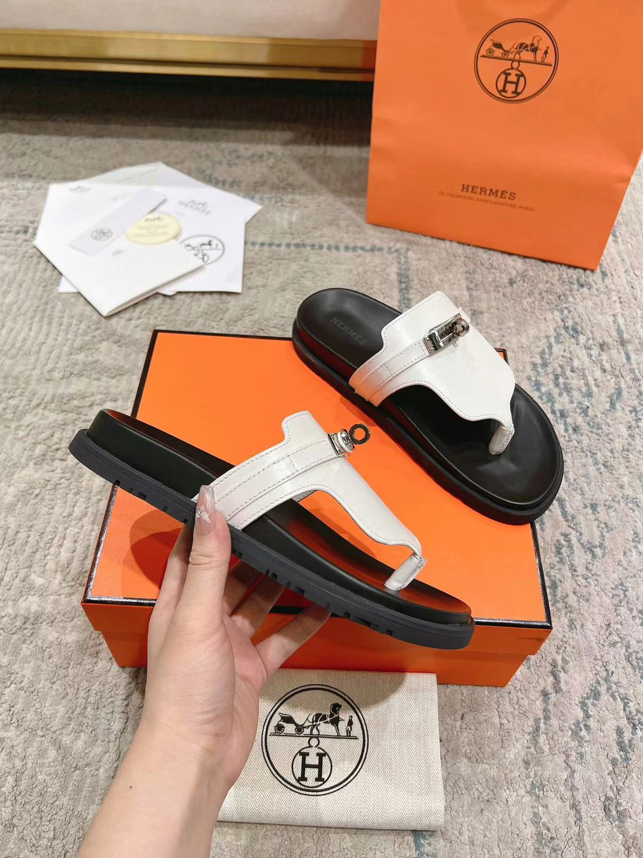 HERME5 高品質ビーチサンダル【50％割引+送料無料】