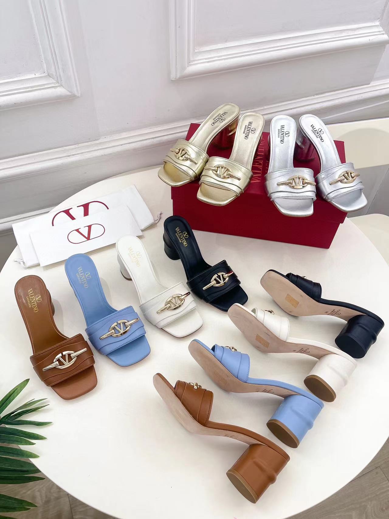 VALENT1NO 高品質牛革ハイヒール【50％割引+送料無料】